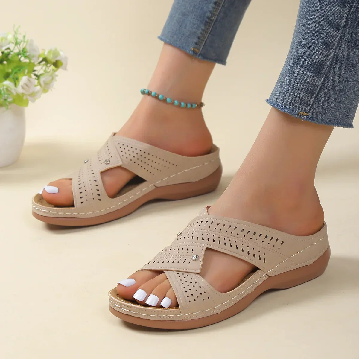 Ada® | Versatile and Airy Sandals