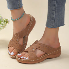 Ada® | Versatile and Airy Sandals