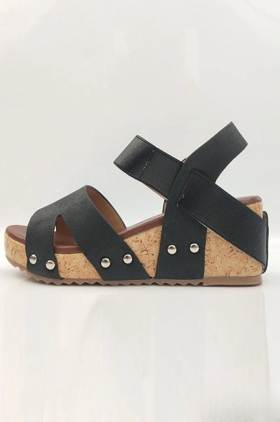 Adria® | Breezy and chic Sandals