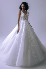 Dream Lace Applique Tulle A-Line Wedding Dress