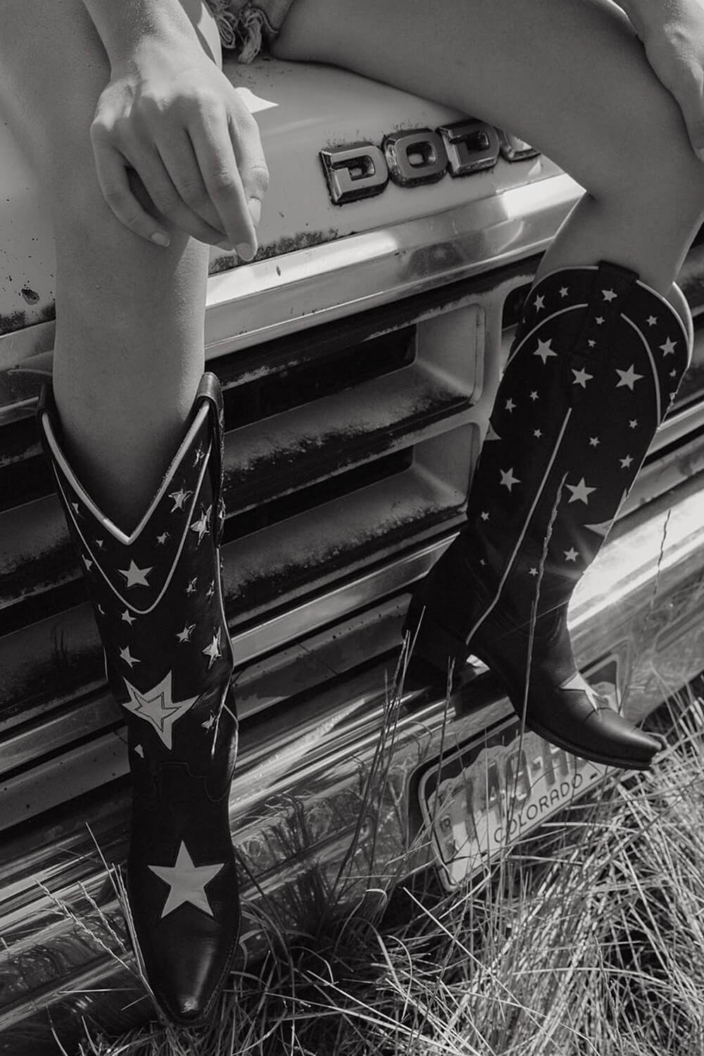Stars Pointed Toe Long Western Cowboy Knee Block Boots - Black