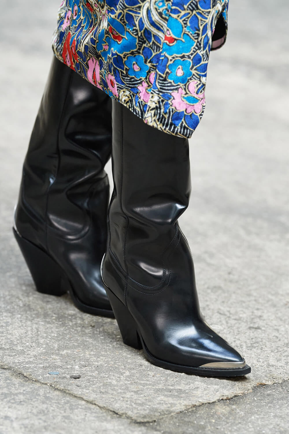 Faux Leather Cowboy Pointed Toe Block Heeled Ankle Boots - Black