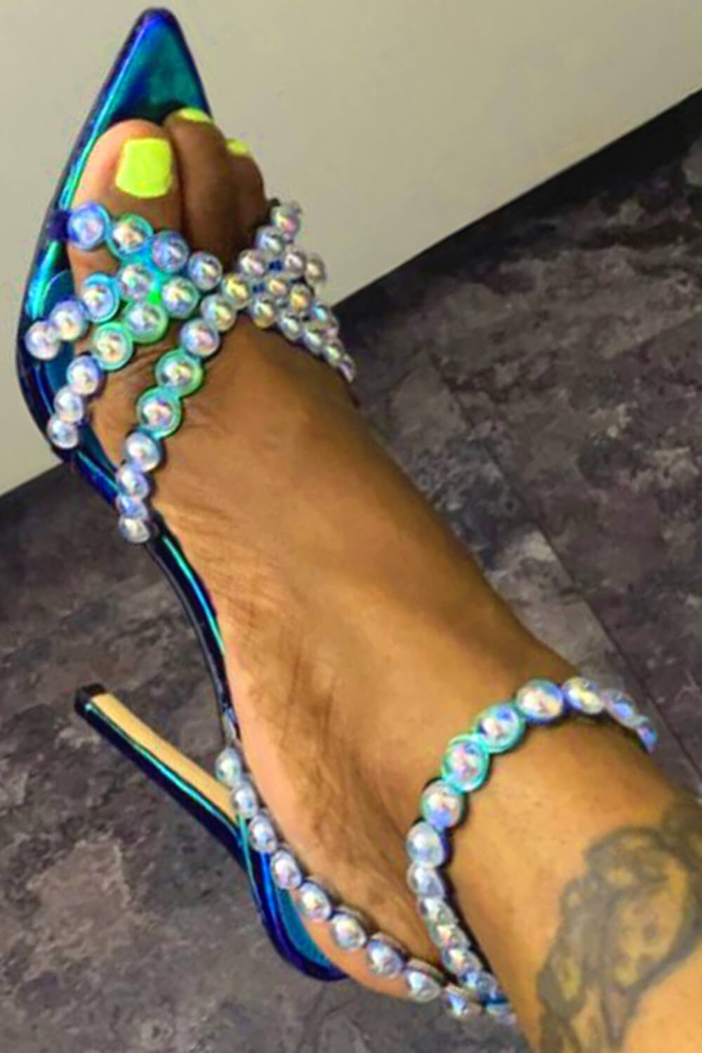 Crisscross Pearl Embellished Metallic Leather Pointed Toe Sandals - Green