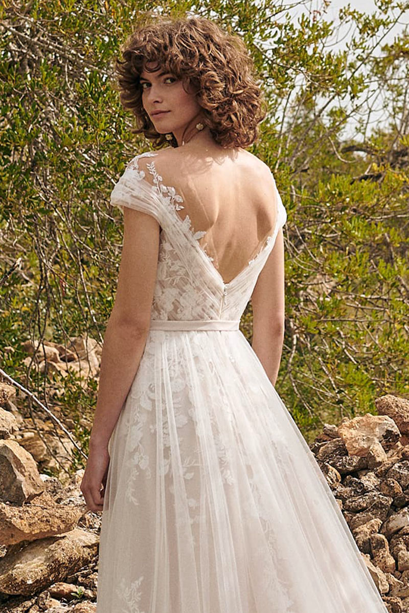 Love Allure Lace Applique Wedding Dress