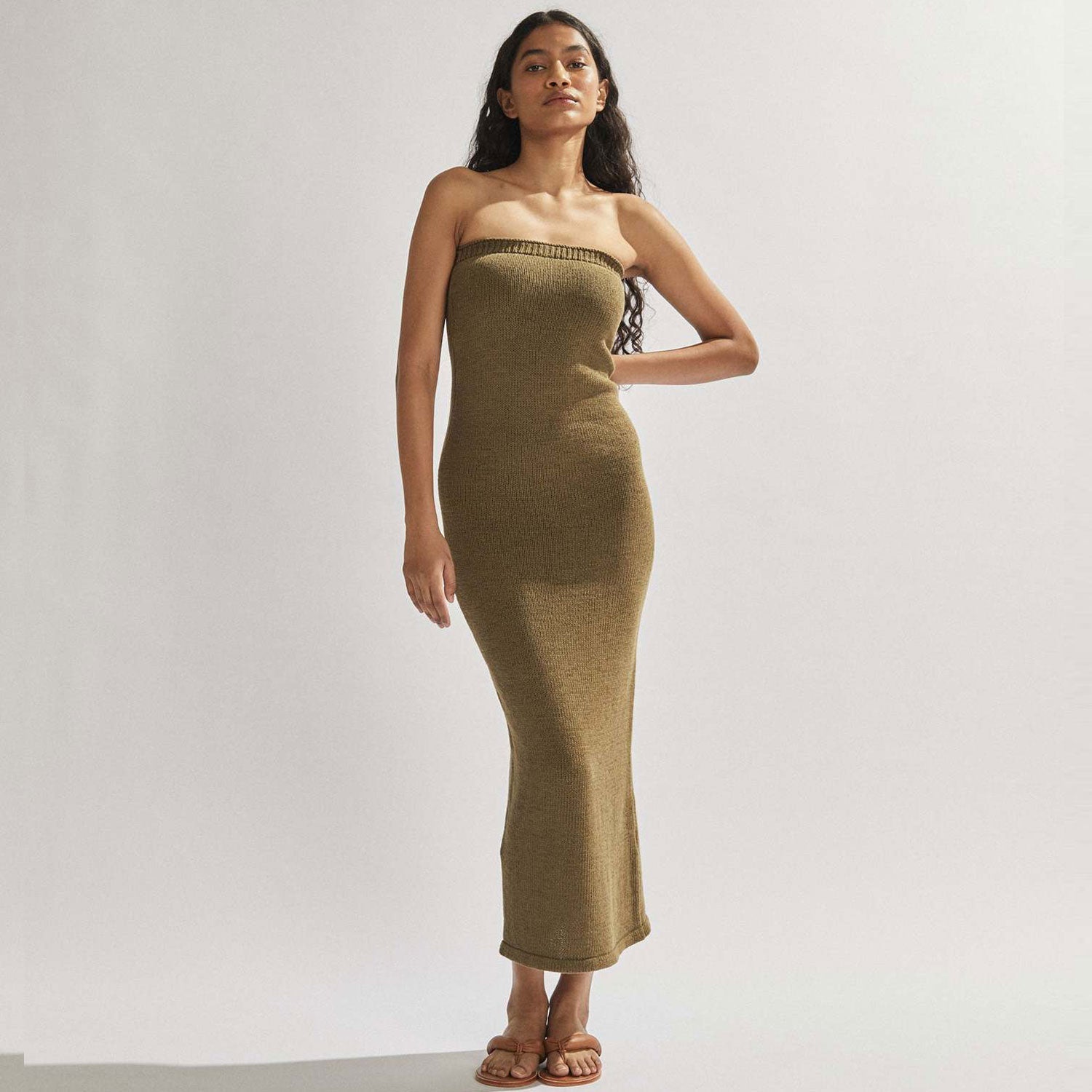 Minimalist Solid Color Ribbed Trim Strapless Bodycon Midi Knit Dress