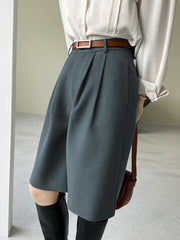 Buttoned Pleated Bermuda Shotrs