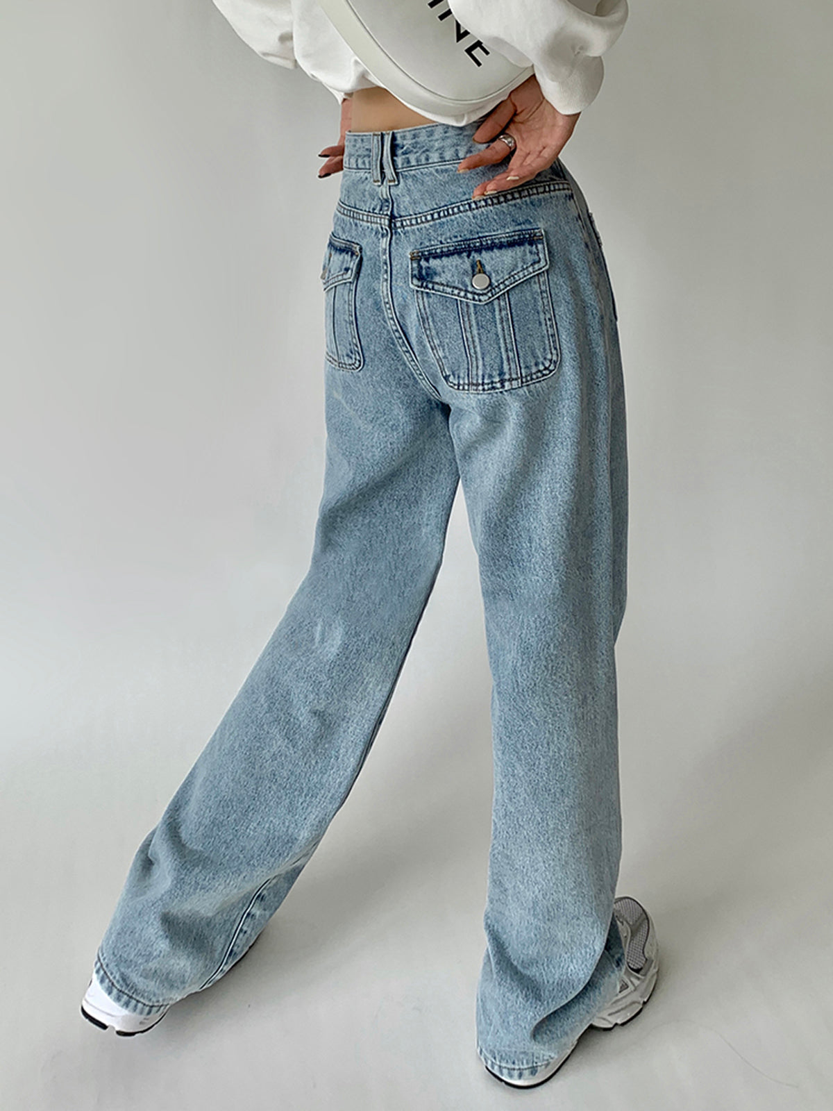 Buttoned Pockets Denim Straight Leg Jeans