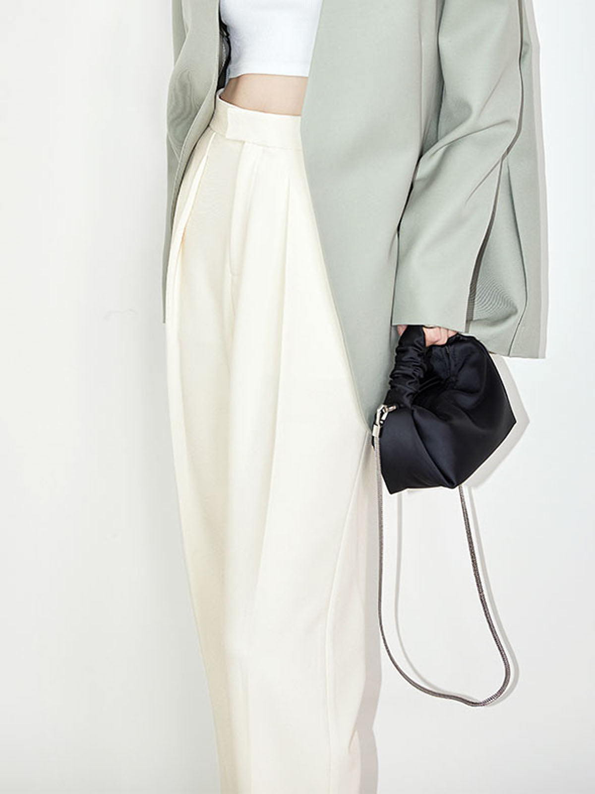 Effortless Pleated Cropped Pants