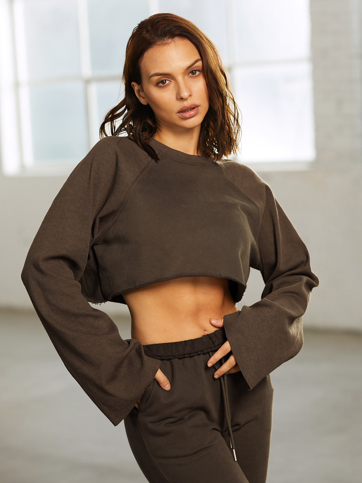 Street Essential - Cropped Essential Wide Sleeve Sweater